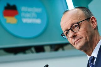 Skandál v Německu: policie provedla razii u sedmnáctileté dívky kvůli nápisům kritizujícím Merze - Echo24.cz