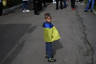 Válka se nevede jen na frontě, ale i uvnitř země, říká dobrovolník o Ukrajině - Novinky