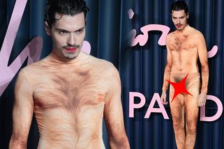 Módní kritik šokoval nahotou na prestižním udílení cen!