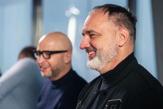 Slavia naděluje! Trpišovský a jeho kolegové podepsali novou smlouvu - Sport.cz