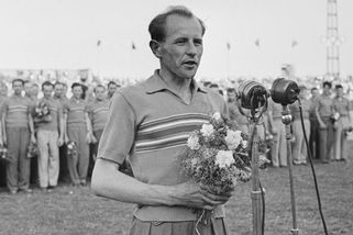 „Ať olympijský oheň zapálí Zátopek!“ Političtí vězni byli proti - Seznam Zprávy
