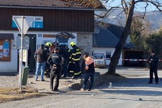 Cizinci, kteří v šumavském Srní odpálili bankomat, skončili ve vazbě - Novinky