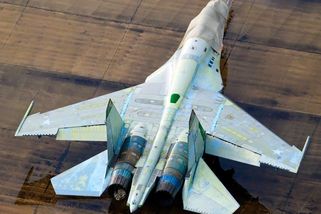 Ukrajinci zasáhli Suchoj Su-27 v pravý čas, zrovna byl plně vyzbrojen. Rusové ho nechali nechráněný venku