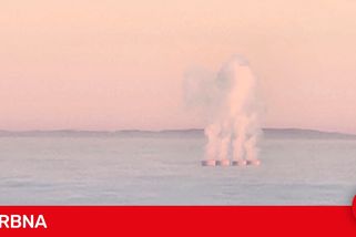 Jihočeský Titanic potopen. Temelín při východu slunce zmizel v moři mraků