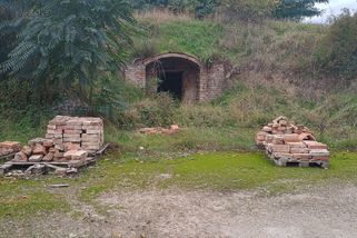 Mikulov na konci roku 1945: Tam za cihelnou u vinic je masový hrob - Novinky