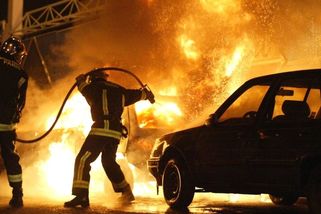 Zloději ukradli hasičům ve Francii výtěžek z prodeje kalendářů. Odnést si měli přes tři miliony korun