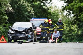 Na silnicích v Česku letos zemřelo 427 lidí, nejméně od roku 1961 - Novinky
