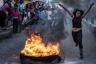 Světem se prohnala lavina revolucí Generace Z, mladí svrhávali režimy - Seznam Zprávy
