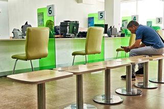 Umělá inteligence vážně ohrožuje desítky tisíc míst v evropských bankách - Novinky