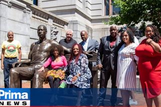 Zaslouží si takovou poctu? V USA odhalují sochy George Floyda, lidé ale pochybují