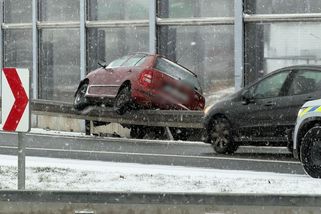 ON-LINE: Silné sněžení komplikuje dopravní situaci po celém Česku - Novinky