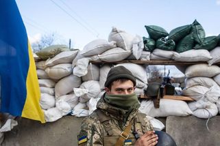 Velí nám papíroví generálové, stěžuje si úspěšný ukrajinský velitel. Nabízí řešení