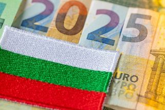 Rvačka ve sněmovně i strach ze zdražení. Nejchudší stát EU začal platit eurem - Seznam Zprávy