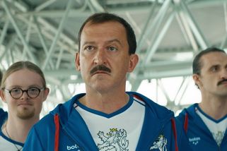 Recenze: Nový film s Hofmannem se povedl. I když v jádru je pochybný podvod - Seznam Zprávy