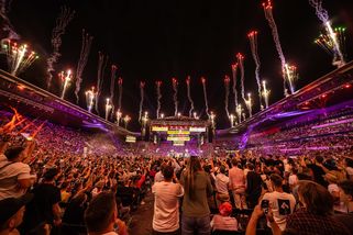 XTB je prvním titulárním partnerem Oktagonu, má logo na dresech bojovníků