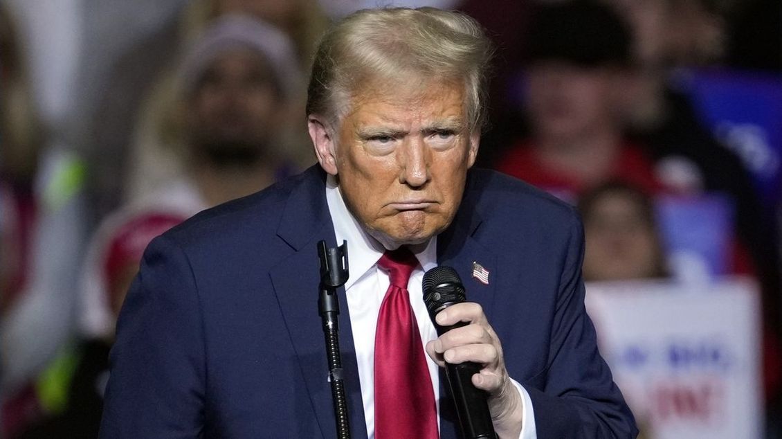 „Mám z nich v zákulisí vymlátit duši?“ Trump se na mítinku rozzuřil - Seznam Zprávy