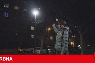 Aktivisté brojí proti bílému světlu v Praze. Šíří nepravdivé informace, brání se THMP