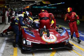 Ferrari potřetí za sebou ovládlo vytrvalostní závod v Le Mans - Sport.cz