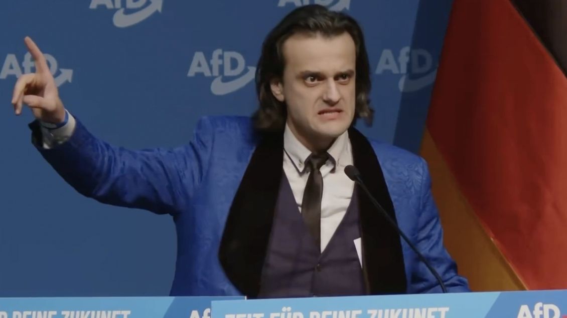 Muž s hitlerovským projevem promluvil. Tvrdí, že nastavil AfD zrcadlo - Seznam Zprávy