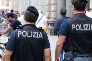 Italská policie může snadněji postihovat vyhazování cigaret a odpadků z auta - Seznam Zprávy