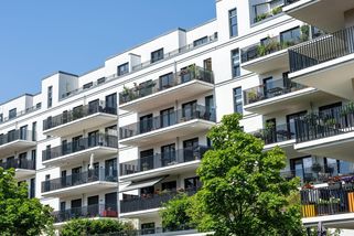 Kdo chce byt, musí přihodit. Aukce jsou dnes běžnější než dřív - Seznam Zprávy