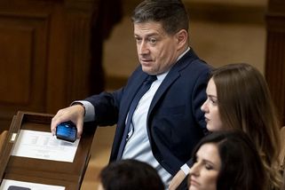 Nacher kritizuje Fialovu Zprávu o stavu země. Ministerstva čekají hloubkové audity - Novinky