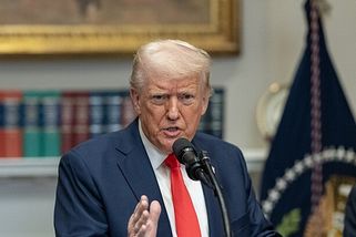 Trump slábne. Pád Madura je nástroj k udržení moci - Médium.cz