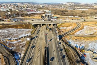 Neuvěřitelné zmatky na dálnici. Řidiči u Brna omylem najíždějí přímo na stavbu křižovatky D1 a D2 - Novinky