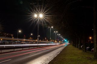 Bílé noci v Praze. Nové lampy vadí tisícům lidí i vědcům - Seznam Zprávy