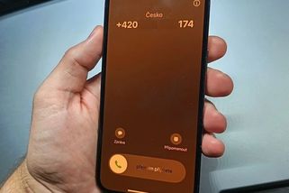 Češi skáčou útočníkům na špek. Ti jim pak ukradnou platební údaje během hovoru