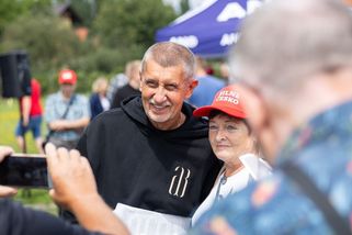 Soud svolal veřejné líčení v kauze útoku berlí na Babiše. Žalobce je jmenovcem obžalovaného - Novinky