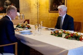 Pavel si při obědě s Babišem šťouchl do Okamury - Novinky