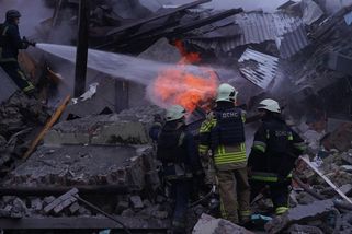 Ruské rakety v Charkově zasáhly obytnou výškovou budovu - Novinky