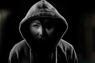 Logika psychopatů: Když chybí svědomí, ale přesto vzniká úspěch - Médium.cz