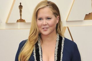 To je tak smutné. Proč to ženy dělají? Amy Schumer se dočkala smršti hejtů na svoje fotky v bikinách po zhubnutí - Super.cz