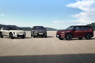 Drtivé zrychlení na každý den. Kia představuje tři ostré rodinné elektromobily - Novinky