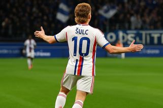 Fanoušci Lyonu šílí: Šulc hraje jako z jiné planety, pod dvě miliardy nepůjde - Médium.cz