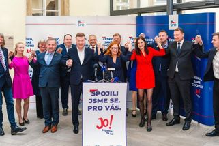 Okamura vyhrál první velkou bitvu, ale hnědá koalice se ještě může vymstít - Médium.cz