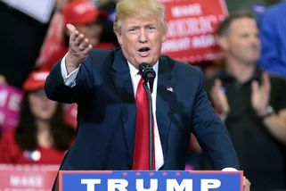 Trump vyhrál souboj dvou špatných kandidátů a americká demokracie dál upadá - Médium.cz