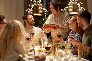 5 chyb, které z vás udělají nejhorší hostitelku na světě. Zápach, mazlíček, plný dřez... - Proženy.cz