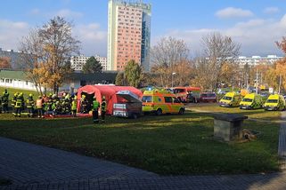 Policie v Teplicích cvičila zásah proti střelci ve škole. Tentokrát ve správné budově - Novinky