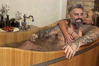 Bývalý muž roku, který dostal podmínku za lákání nahých fotek od nezletilé, má novou lásku. To je ona!