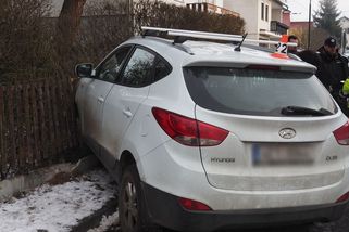 Žena v Šumperku vypila láhev vína, sedla za volant a pak bourala - Novinky