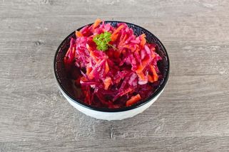 Hanácký salát, který má blíž k hospodě než k Instagramu | Zdraví na talíři