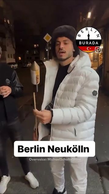 Rakete verursacht Brand in Wohnung - Silvester Berlin Neukölln