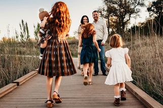 Vychovej si svého plátce důchodu, nebo adoptuj imigranta - Médium.cz