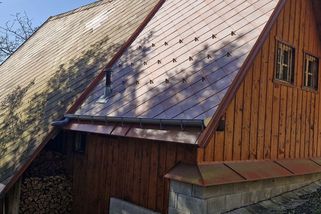 Úředníci na Svitavsku zlegalizovali přístavbu chaty hejtmanova přítele. Papalášství, řekl soud - Novinky