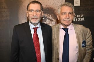 Tomáš Töpfer se s manželkou připravil o stamiliony. Bratr žije se slavnou herečkou. Jaký mají vztah?