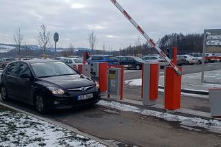 Parkoviště za miliony na Benešovsku mělo řadu závad, lidem se budou vracet peníze - Novinky