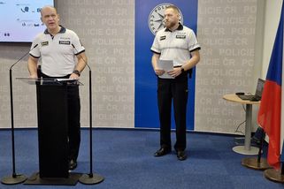 Na silnicích loni zemřelo 421 lidí, nejméně za 65 let - Novinky